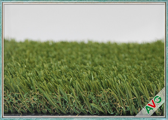 চীন Outstanding Outdoor Garden Fake Grass 13200 Dtex Fullness Surface With Green Color সরবরাহকারী