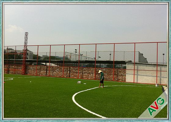 চীন নো মাউ ইউনিক ফাইবার শেপ ফুটবল লন কৃত্রিম ঘাস টার্ফ 3/4'' গেজ সরবরাহকারী